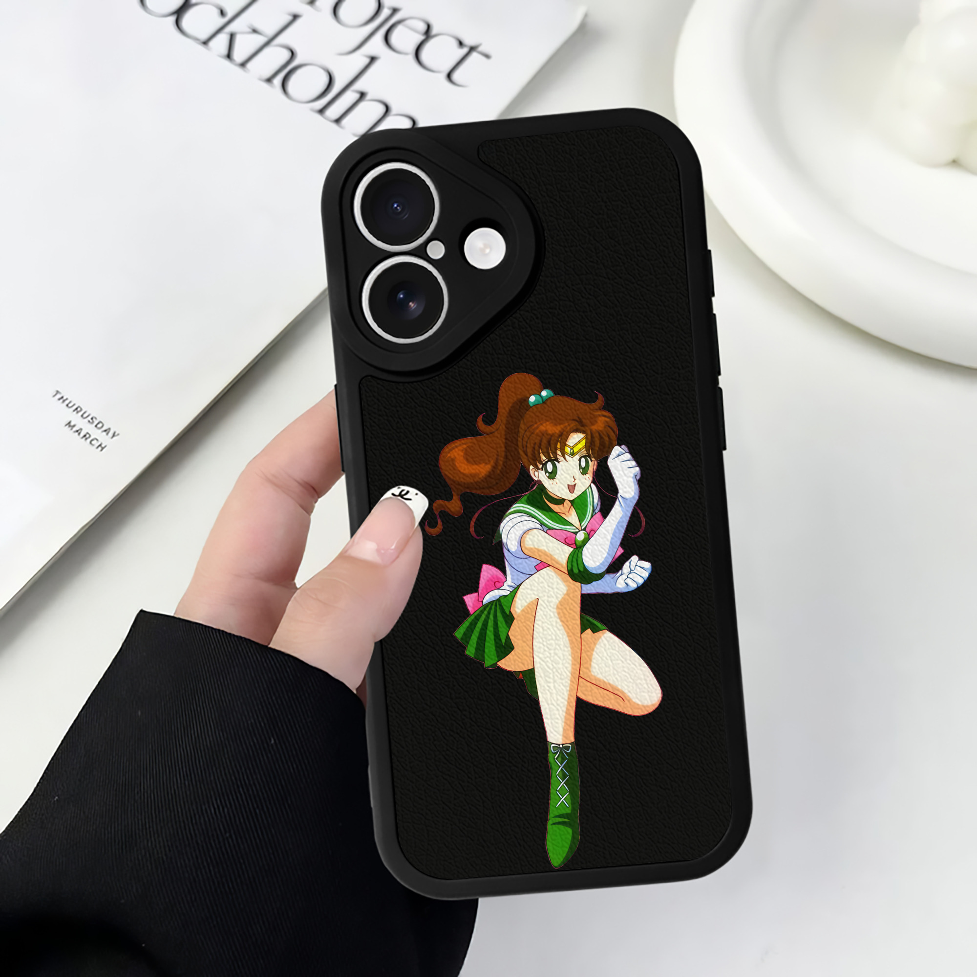 （画像用） 美少女戦士セーラームーン 木野 まこと きの まこと Sailor Moon Kino Makoto （セーラージュピター；Sailor Jupiter） 【iPhone 16シリーズ対応】シリコンスマホケース（レザー調） 材質：シリコン